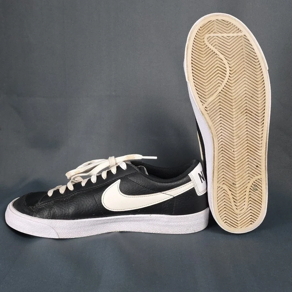 Size 7 (GS) - Nike Blazer Low 77 Black White - DA4074-002